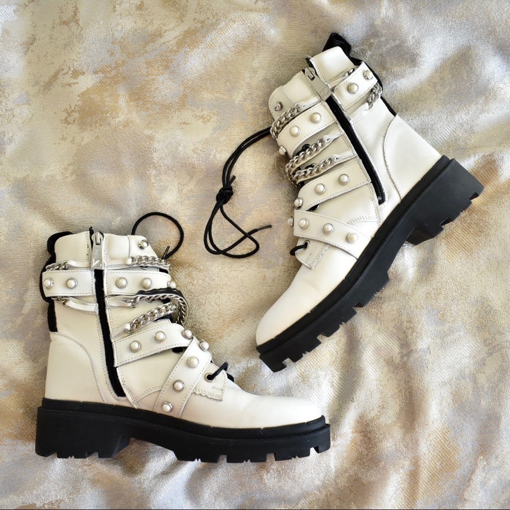 NEW Never Worn Zara Flat Leather Moto Ankle Boots